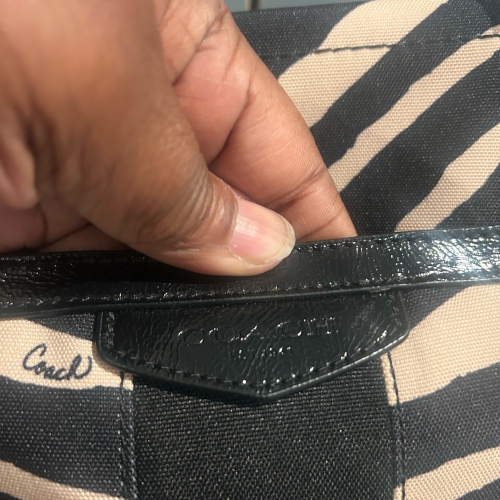 Coach Stylish Zebra-Print Tote Bag with Scarf Accent - Picture 3 of 4